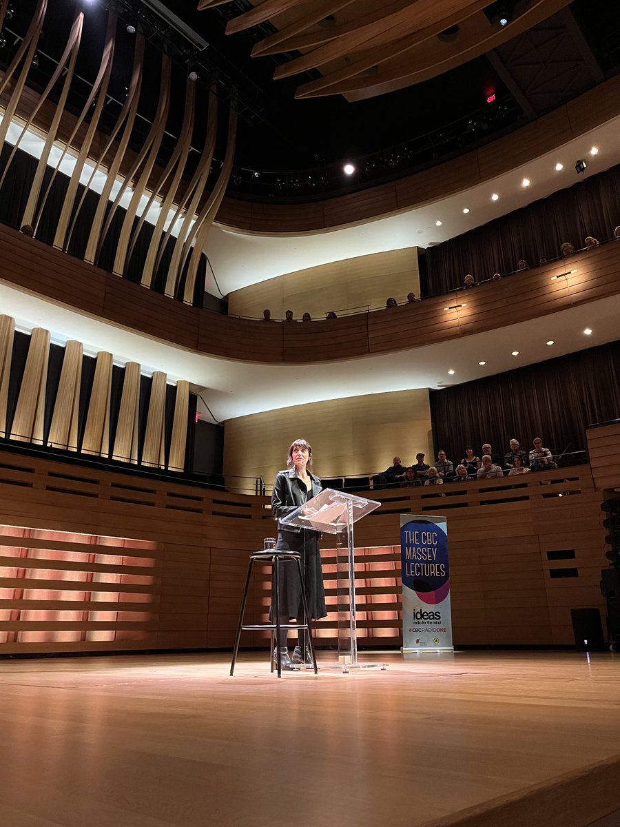 SVRuparelia's tweet photo. Why do we experience insecurity? What does it mean to ‘take care’?
A brilliant and inspiring lecture by @astradisastra - from Kafka and Yeats to Occupy Wall Street and the Debt Collective.
@cbcideas #masseylecture @MasseyCollege @HouseofAnansi https://t.co/RGJxs4Ulox