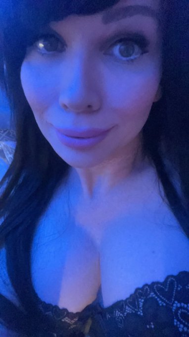 They are still fixing my internet - offering Snapchat cam shows for $300 for 15 min with Cumming via