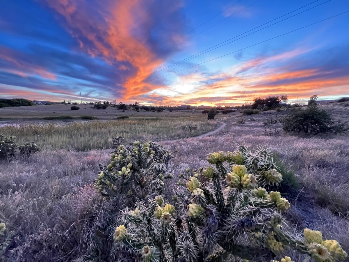 NearAndFarAZ's tweet photo. Early fall sunset with a little help from a prescribed burn. #PrescottNationalForest #PrescottAZ #WillowLake #WillowLakeLiopTrail #Arizonasunset #autumnsunset https://t.co/x4StpJYFXR