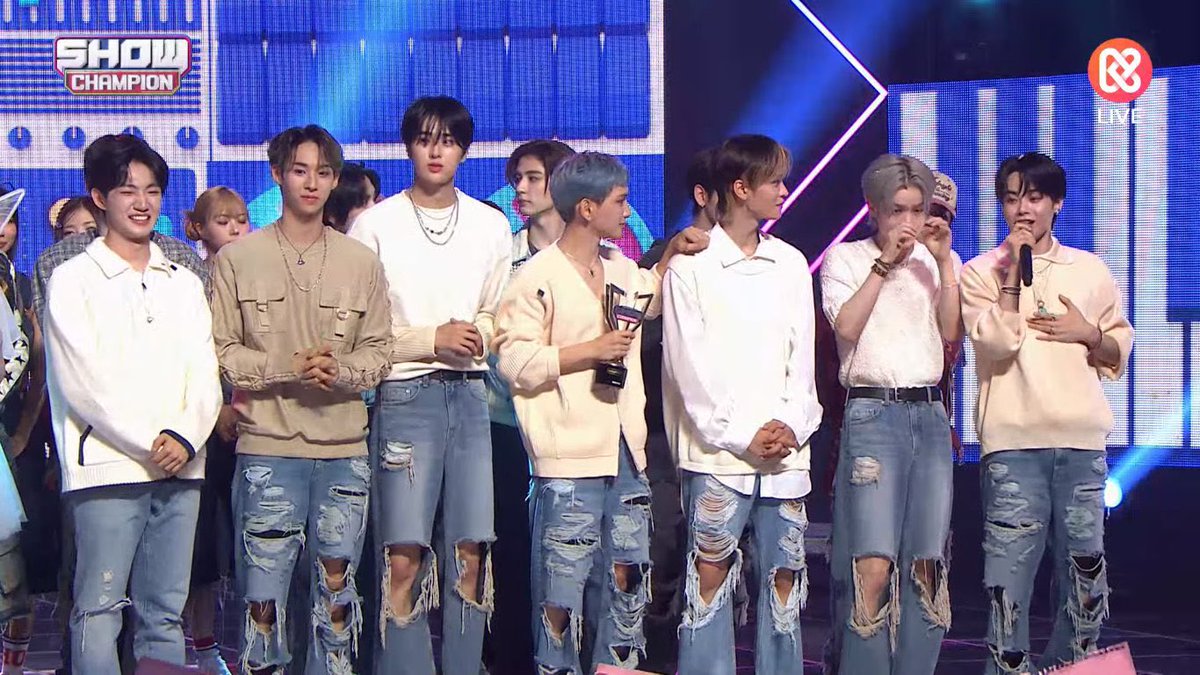 globalmyeon's tweet photo. #TEMPEST takes home #VroomVroom1stWIN on Show Champion.
It is #TEMPEST2ndWIN. https://t.co/9rrmTkGuRh