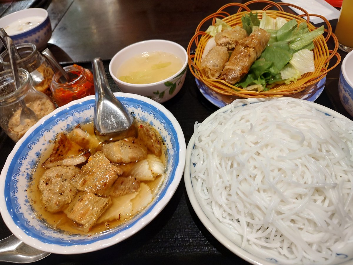 ma_n_da's tweet photo. 大阪のベトナム🇻🇳 https://t.co/bEfMfNpohI