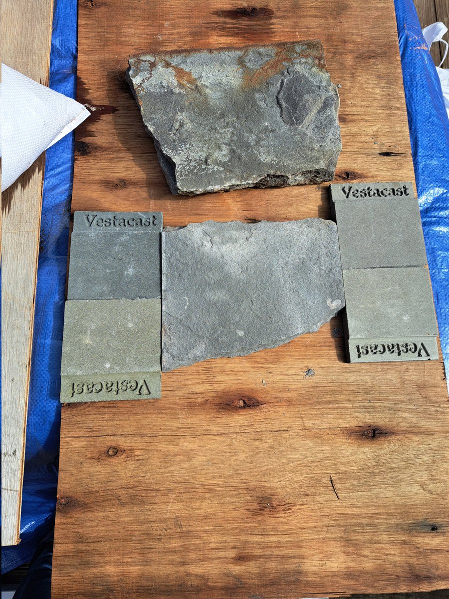 simplesatellite's tweet photo. Color samples in DUMBO https://t.co/ol7ikhMSB2