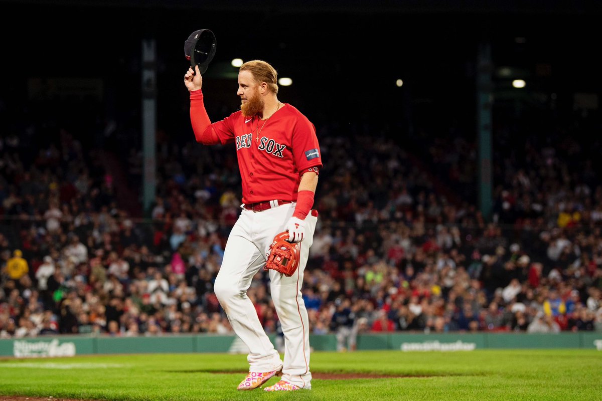 Justin Turner tweet media