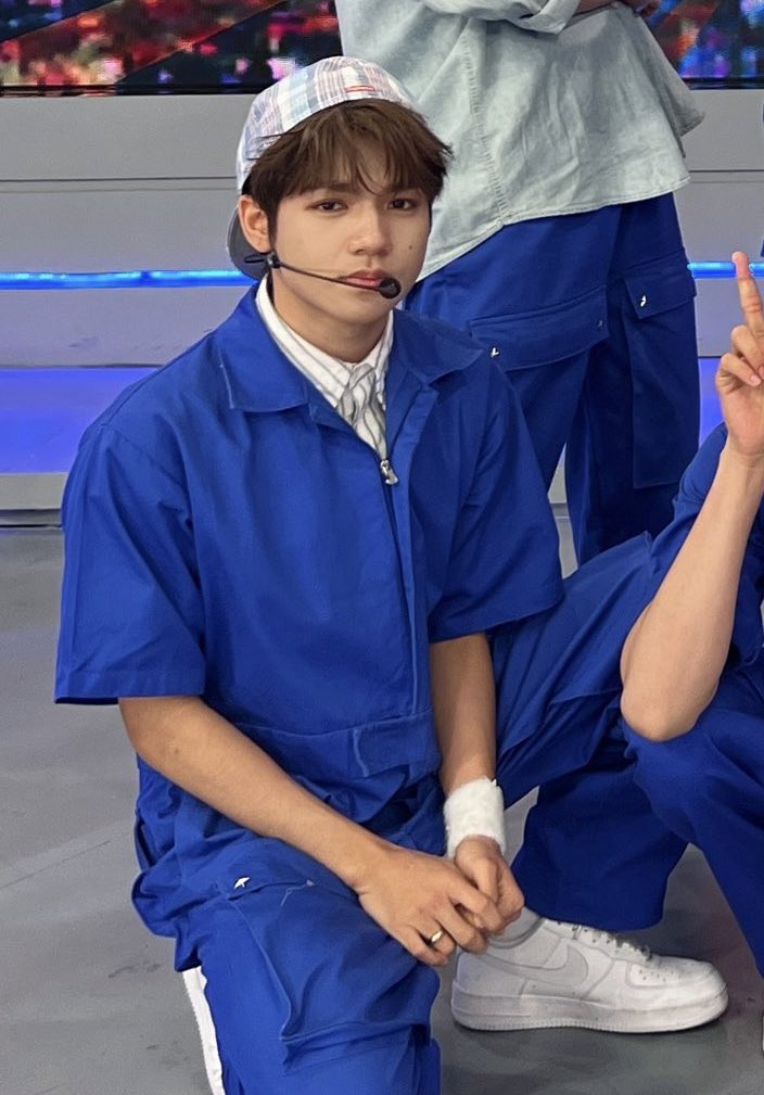 HE’S SO CUTEEEEEEEEEE T-T