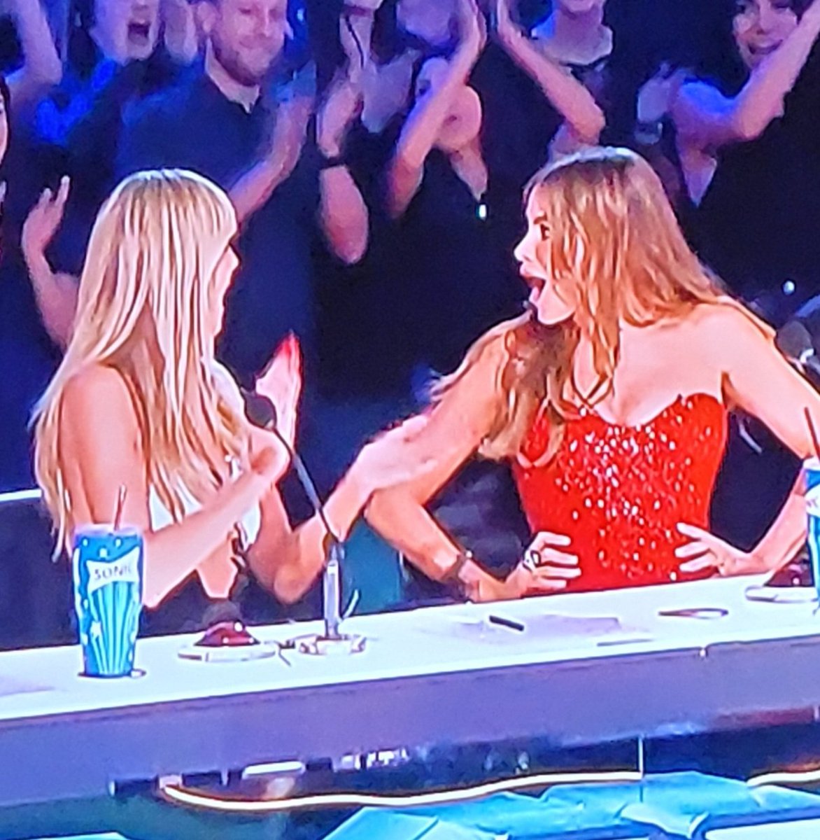teamsonic313's tweet photo. @SofiaVergara @AGT Is it me, but it seems like Sophia has something against Anna DeGuzman. Every time she is announced and moves on to the next level Sophia looks in shock like she's saying "why is she moving on". I dont know imo its what it seems to me🤔 https://t.co/kE0Q3ejyWd