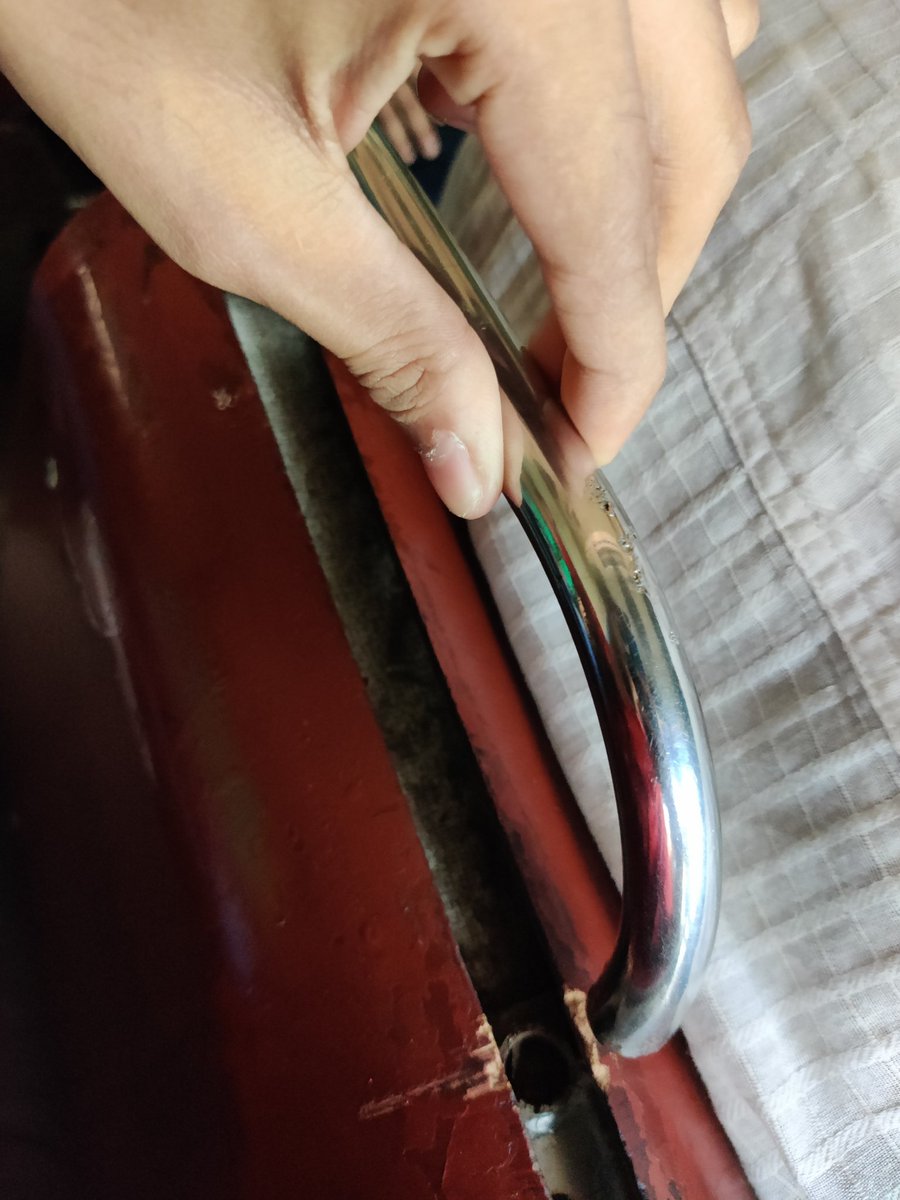 the_bhakta's tweet photo. Today,31744 GEDE-RHA local's grab handle of the first coach (last sitting row of the coach) was broken.
Rake no: NKG71000 (9)
Please take necessary steps to repair it.
@RailwaySeva @RailMadad @EasternRailway @drmsdah https://t.co/dSeGEyO7wc