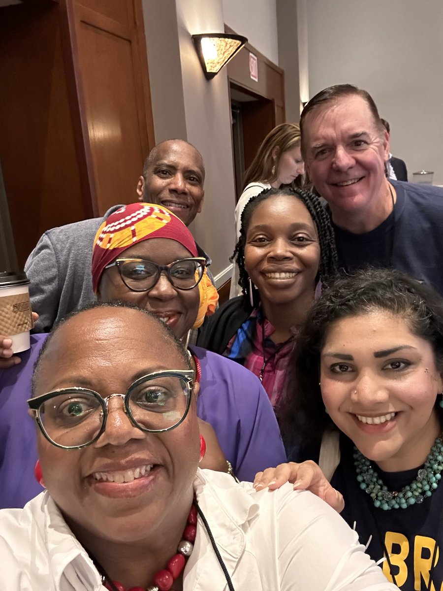 Some of my new friends ❤️ …and old friends ❤️ From <a href="/healthevoices/">HealtheVoices</a> ❤️ <a href="/not_defeated/">Dr. Phyllisa Deroze</a> <a href="/RitaRibeiroMBA/">Rita Ribeiro</a> <a href="/PolishRunner84/">Ania DiAntonio</a>
