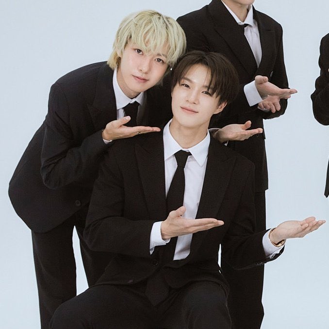 เหมือนเพื่อนเจ้าบ่าวที่คบกัน รอคิวเเต่งต่อ