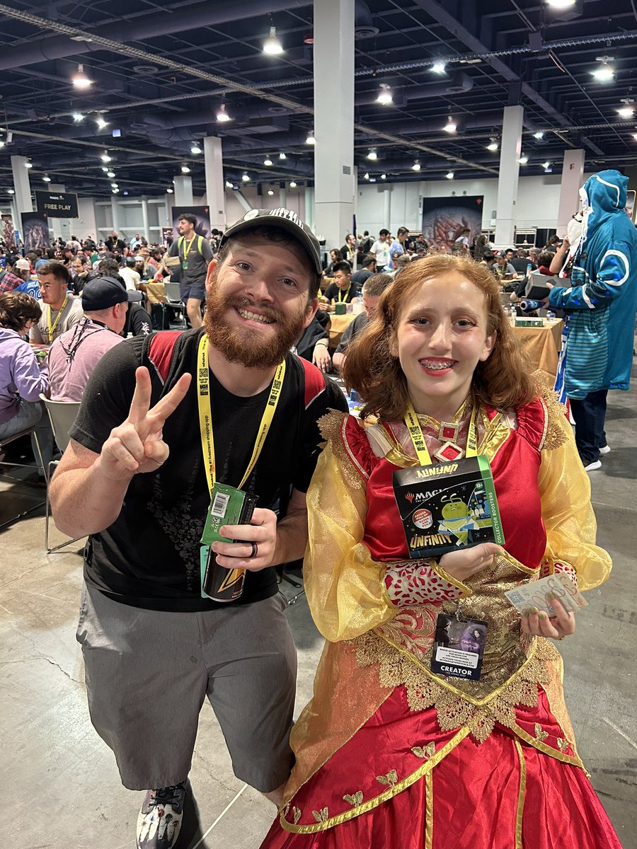 DanaFischerMTG's tweet photo. I got to hand out some packs of #MTGUnfinity Collector Boosters (one of my all-time favorites!) to people at #MCVegas - it was a lot of fun surprising them! Thank you @wizards_magic for the packs to give away! https://t.co/0j9Ws1ooC5