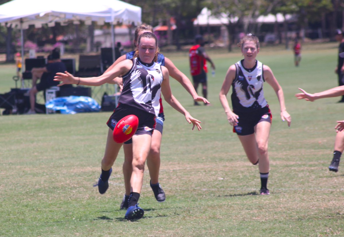 SMATS_Group's tweet photo. With the bounce down of @AFL Grand Final this weekend, we take a look back at the recent @AFL_Asia 🏆 that were conducted earlier this month, featuring some amazing action shots📸of the Women's division of which @SMATS_Group🌏were a proud sponsor!

#afl #aflw #aflasia #SMATSgroup https://t.co/MDhYo0LGnI