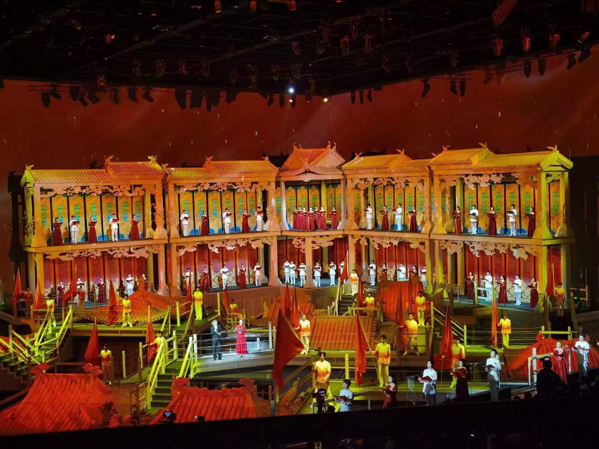 CNenlightV's tweet image. #hecoos supports the closing ceremony of the Chinese Drama Festival come to a successful conclusion.

#hecoosSystem #xR #VP #AR #AV #AnyAVproject #AudioVisualSoftware #MediaServer #broadcast #CentralControl #Playback #DesignStage #Previz #Render #VirtualProduction #AVsystem