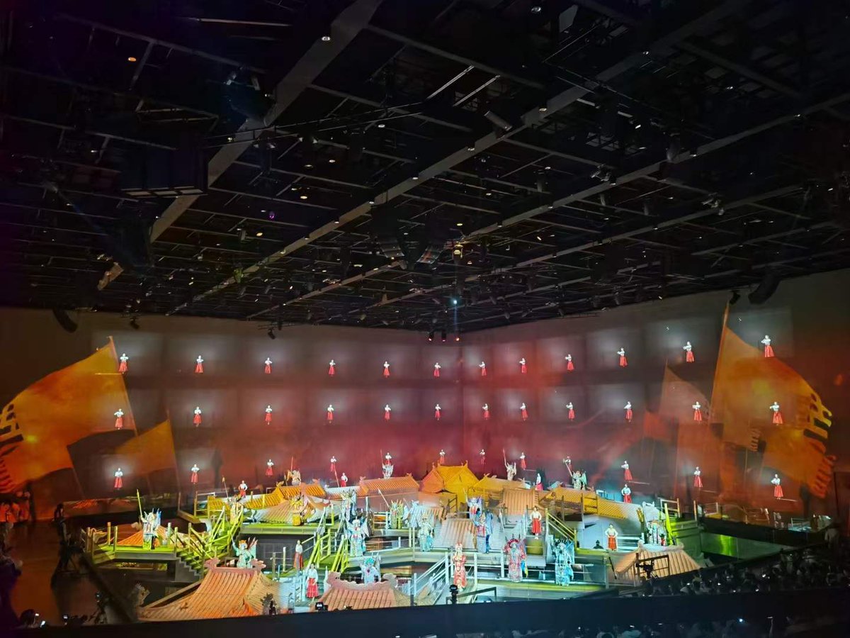 CNenlightV's tweet image. #hecoos supports the closing ceremony of the Chinese Drama Festival come to a successful conclusion.

#hecoosSystem #xR #VP #AR #AV #AnyAVproject #AudioVisualSoftware #MediaServer #broadcast #CentralControl #Playback #DesignStage #Previz #Render #VirtualProduction #AVsystem