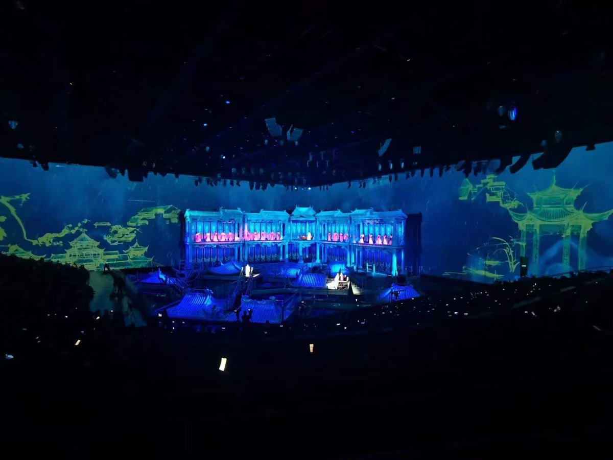 CNenlightV's tweet image. #hecoos supports the closing ceremony of the Chinese Drama Festival come to a successful conclusion.

#hecoosSystem #xR #VP #AR #AV #AnyAVproject #AudioVisualSoftware #MediaServer #broadcast #CentralControl #Playback #DesignStage #Previz #Render #VirtualProduction #AVsystem