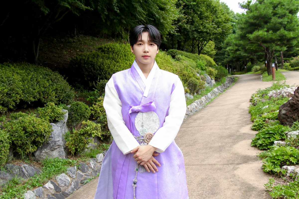 jeongsewoon_twt's tweet photo. [#정세운]
동그랗고 따뜻한 세운이 닮은 연휴 보내세요 💜💛

https://t.co/vSZ6rMHQnO

#JEONGSEWOON https://t.co/kMG5hKpCWy