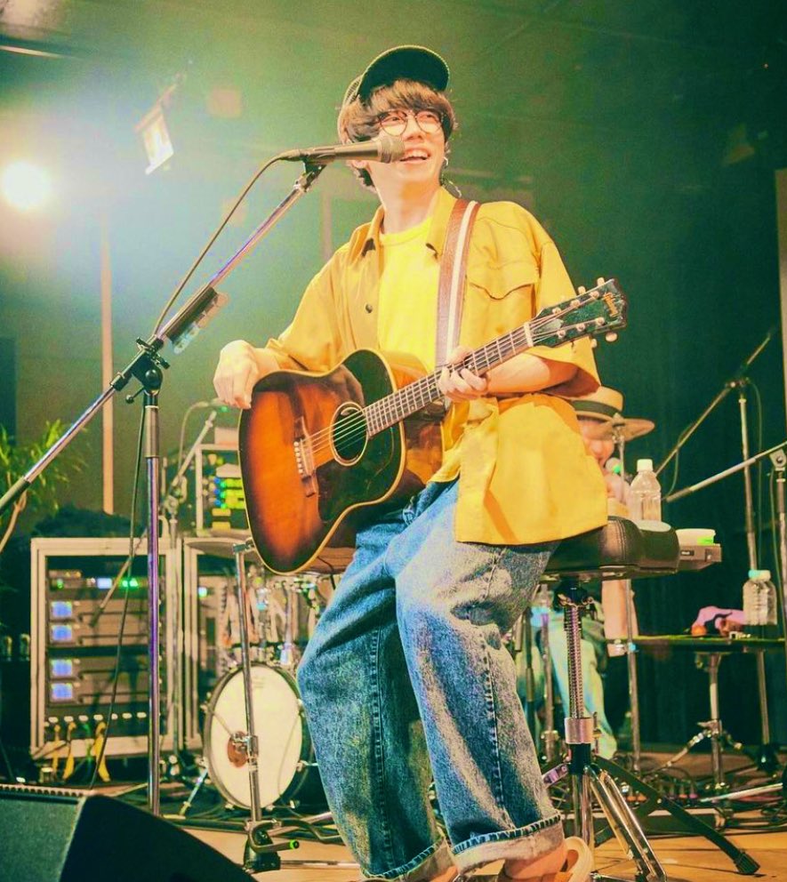sumika0211_momi's tweet photo. きのうの初LIVEで片岡氏が camp sessionは"がんばらない"がテーマのバンドだと話ていたけど 私には"ありのままの自分でいられる"バンド それがcamp sessionだと感じた🏕️がんばって突き進んで行く #sumika もありのままの #sumika_c も私はどちらも大好きです😊余韻ひた郎 #INTHEFLIGHT @sumikaken https://t.co/ekXFoUNyhJ