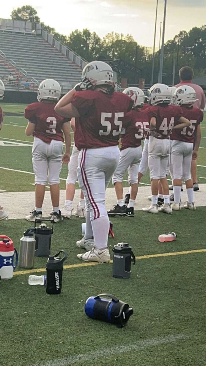 dewayne_lavelle's tweet photo. W tonight 28-0. These kids bust their tails!!! Big 55 is getting better every week. When all the pieces get in place he’s going to be special. Super proud of him for his progression. @MelissaLavelle #noiinteam #5thgraders #family #hardwork #finish #bephysical #tillthewhistle https://t.co/DiQ1dBf6EX