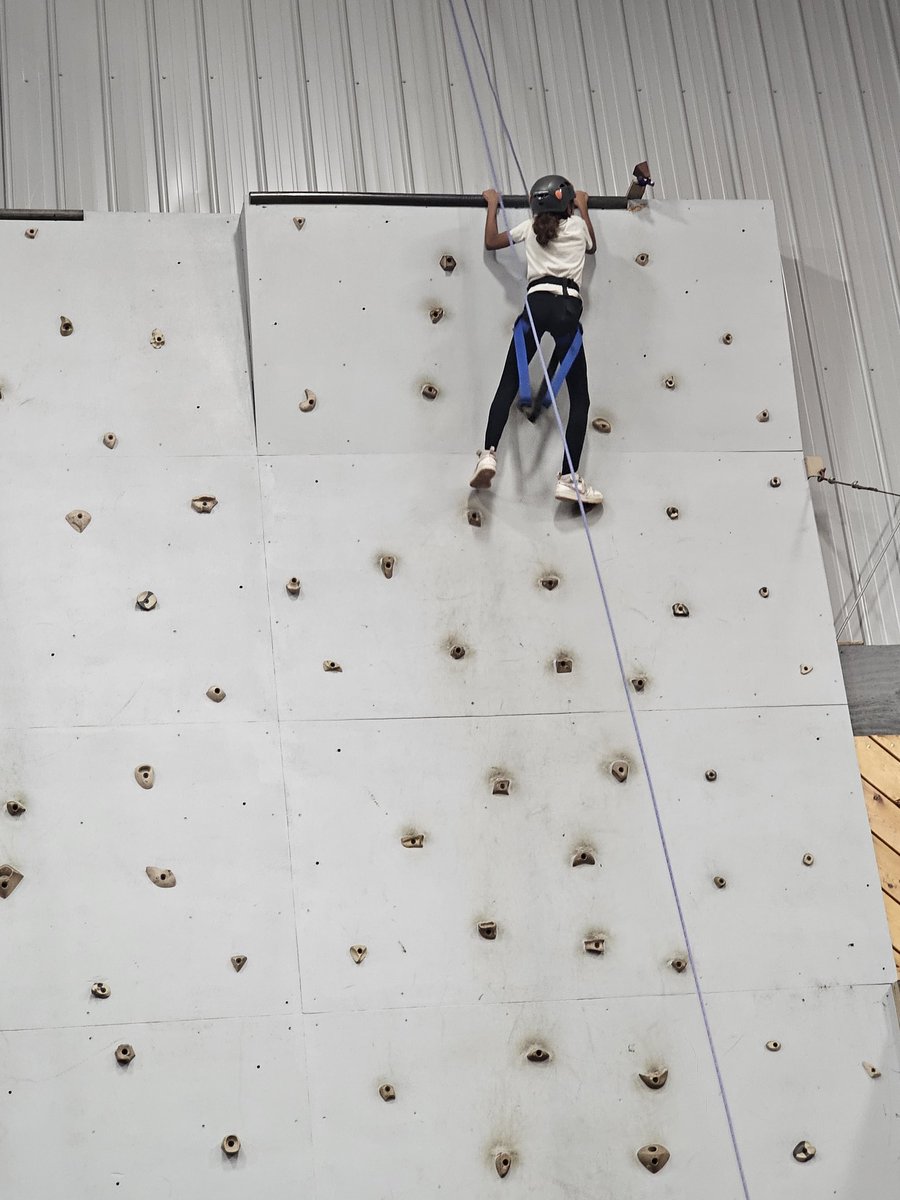 EBechsteinBGCS's tweet photo. Some of the kids made it to the top of the rock wall today! @Zeb_Kellough https://t.co/spvqID0mm1