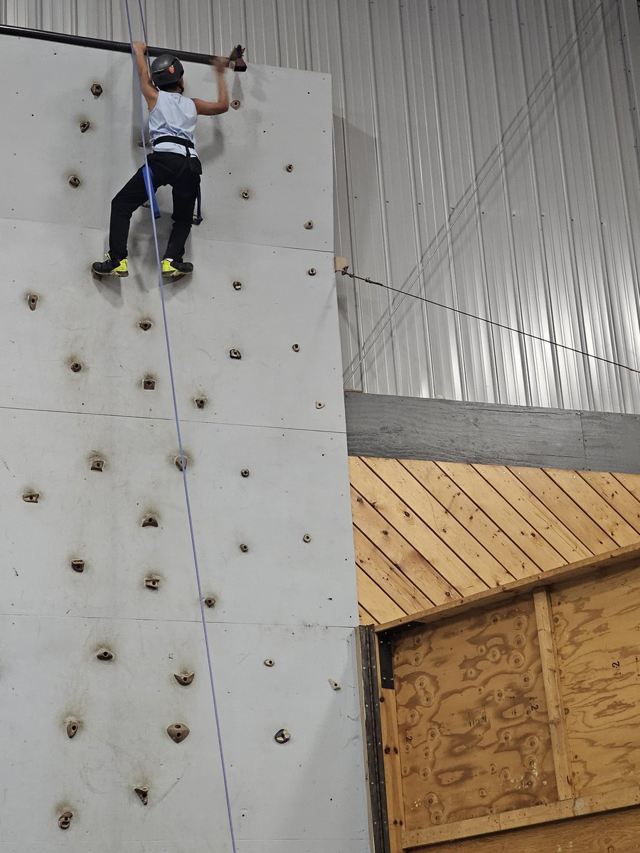 EBechsteinBGCS's tweet photo. Some of the kids made it to the top of the rock wall today! @Zeb_Kellough https://t.co/spvqID0mm1