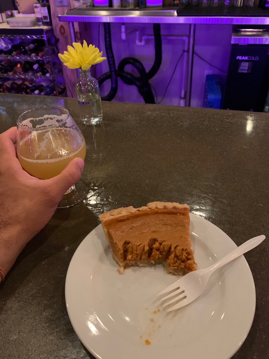 FrederickMelo's tweet photo. In the future the manliest thing will be saddling up to your favorite bar for hazy IPA 🍺 and #Vikings&Goddesses pumpkin pie… #LostFox https://t.co/IVwkq4Gvs5
