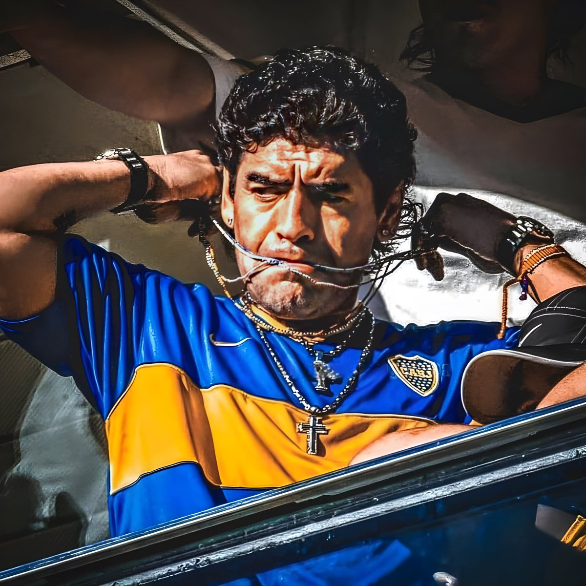 No tengan miedo, Dios existe y es bostero.
