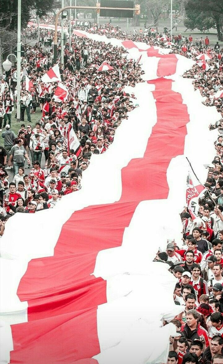Feliz día a la mejor hinchada del mundo, nada más lindo que ser de River🤍❤️
