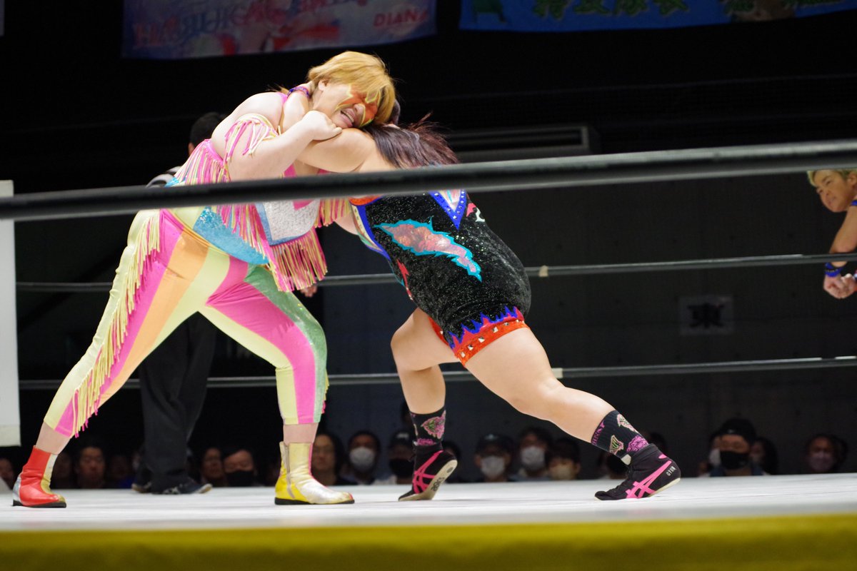 AGENT86Y's tweet photo. #乱丸フェスタ
#井上京子 選手
#梅咲遥 選手
ＶＳ
#水波綾 選手
#橋本千紘 選手
その２

5月23日 #木村花メモリアル「#Pinx」のバトルロイヤルで試合した井上京子選手🆚橋本千紘選手の続きがここで再開される。 https://t.co/xzy86GY09P