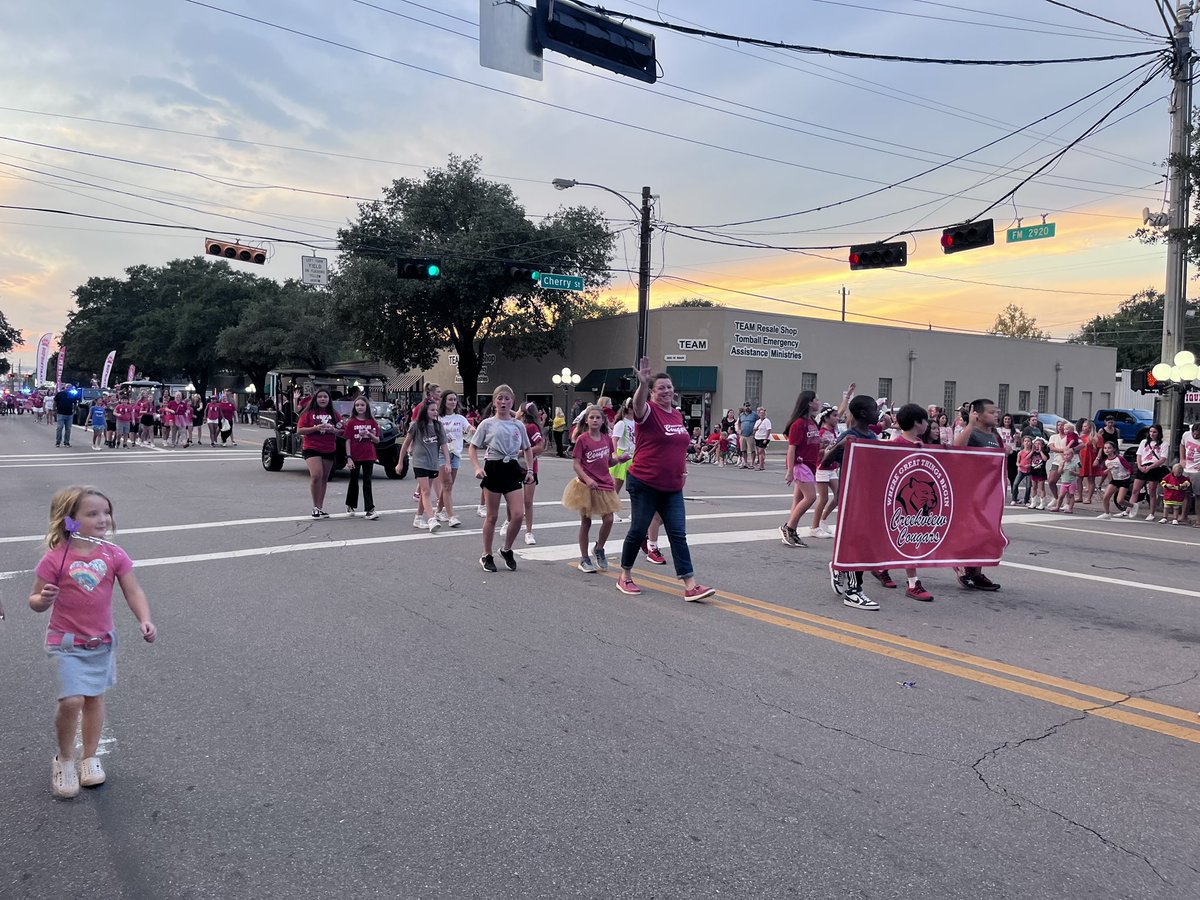 Loved the @TomballISD #Homecoming parade! Seeing Cohen🎺walk with the @TISDCPJHS band made me so excited for his future! Go Coogs Go @TISDCES #greatestschoolonearth