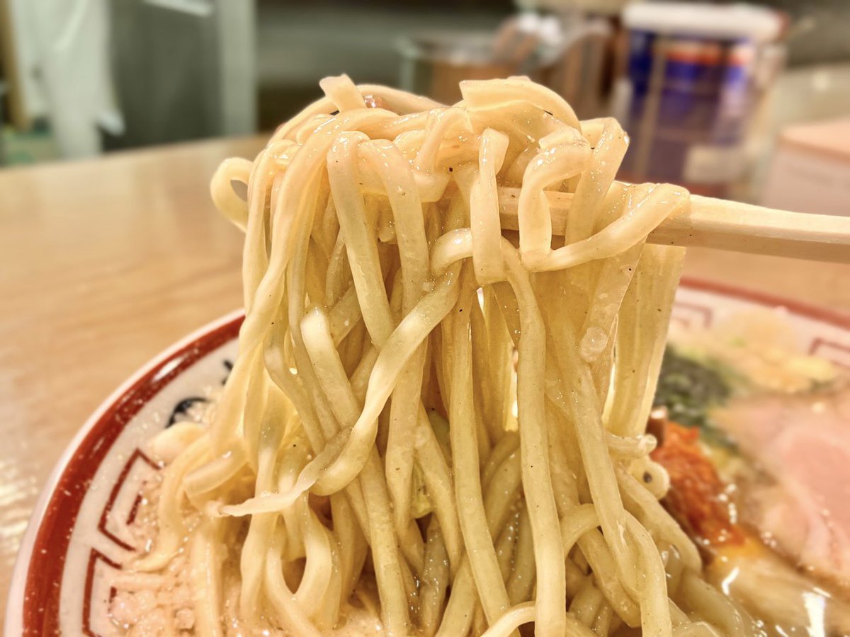 田中そば店仙台泉中央南店
山形辛みそ 
特製肉めし

オマージュ元のラーメンと比べてはいけません、あくまで〜風の出来で御座います
でもチェーン店でこれだけのクオリティは充分立派
ラーメンは絶対的な美味しさを追求したものより
お気軽に気分良く食せるお店の商品の方が価値が高いように思えてきた