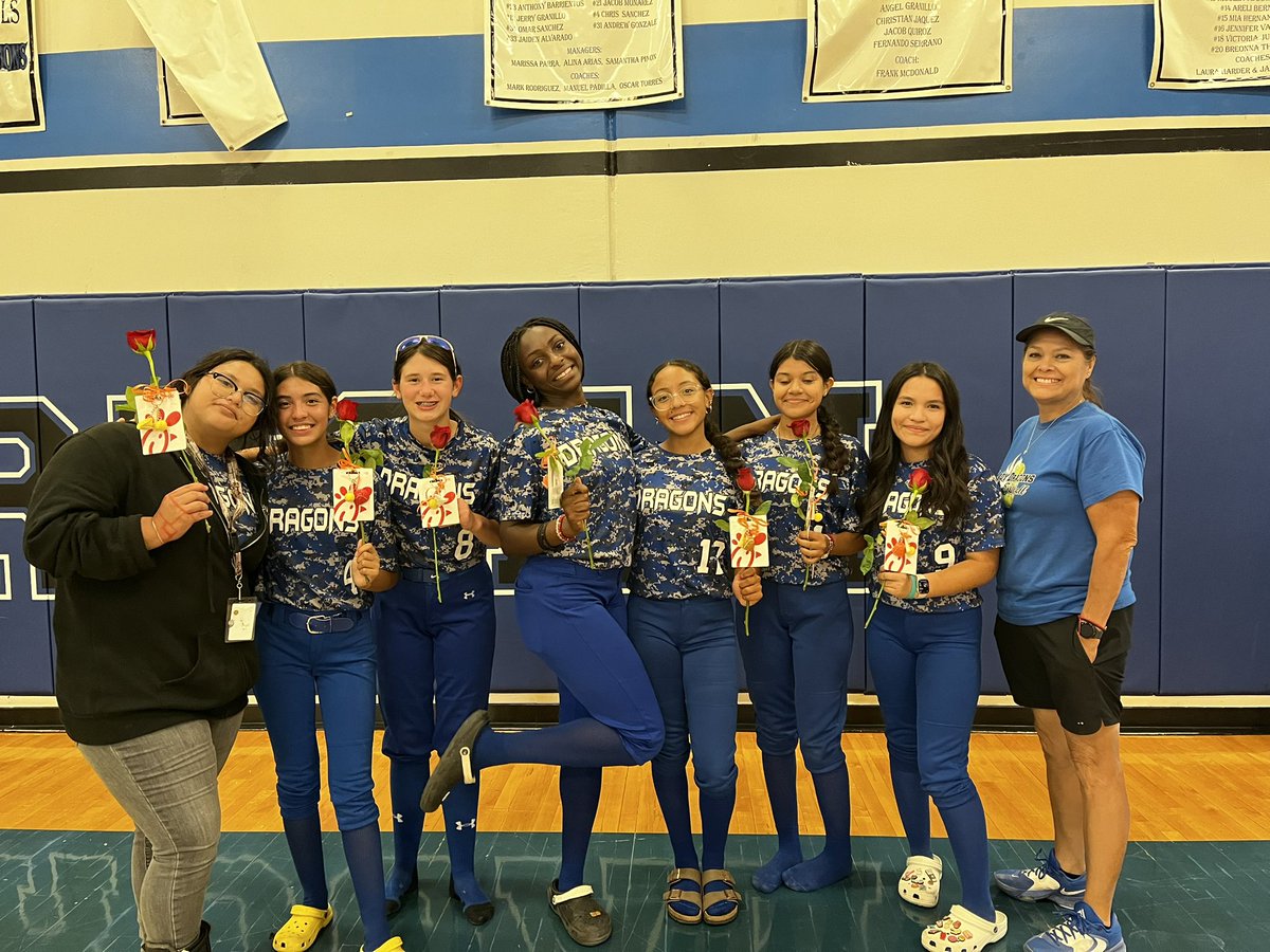Vmedrano_'s tweet photo. All though it was a combo team this year our 8th graders played their hearts out this season. It was great to have seen them grow as athletes over the year. In our eyes they will always be undefeated based off how humble they are. You ladies will always be a dragon🐉 @JDrugan_K8 https://t.co/vqUEodupXX