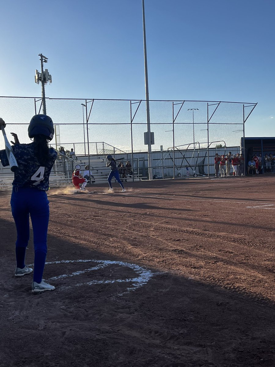 Vmedrano_'s tweet photo. All though it was a combo team this year our 8th graders played their hearts out this season. It was great to have seen them grow as athletes over the year. In our eyes they will always be undefeated based off how humble they are. You ladies will always be a dragon🐉 @JDrugan_K8 https://t.co/vqUEodupXX