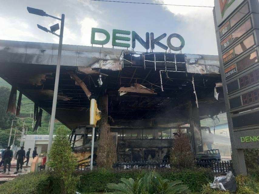 yesminejk's tweet photo. #KIA #terrorists in #Myanmar explode to Denko Petrol station. Two innocent civilians were dead and more than ten were injured due to the explosion. #KIA #Terrorists set this #terrorisms cuz Denko's owner didn't give tribute to them.
@UN #WhatsHappeningInMyanmar https://t.co/nyMWrRp7zY