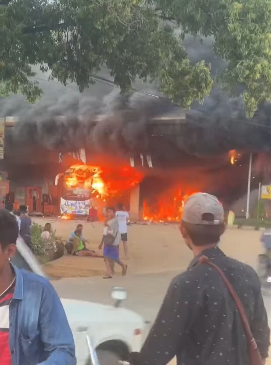 yesminejk's tweet photo. #KIA #terrorists in #Myanmar explode to Denko Petrol station. Two innocent civilians were dead and more than ten were injured due to the explosion. #KIA #Terrorists set this #terrorisms cuz Denko's owner didn't give tribute to them.
@UN #WhatsHappeningInMyanmar https://t.co/nyMWrRp7zY