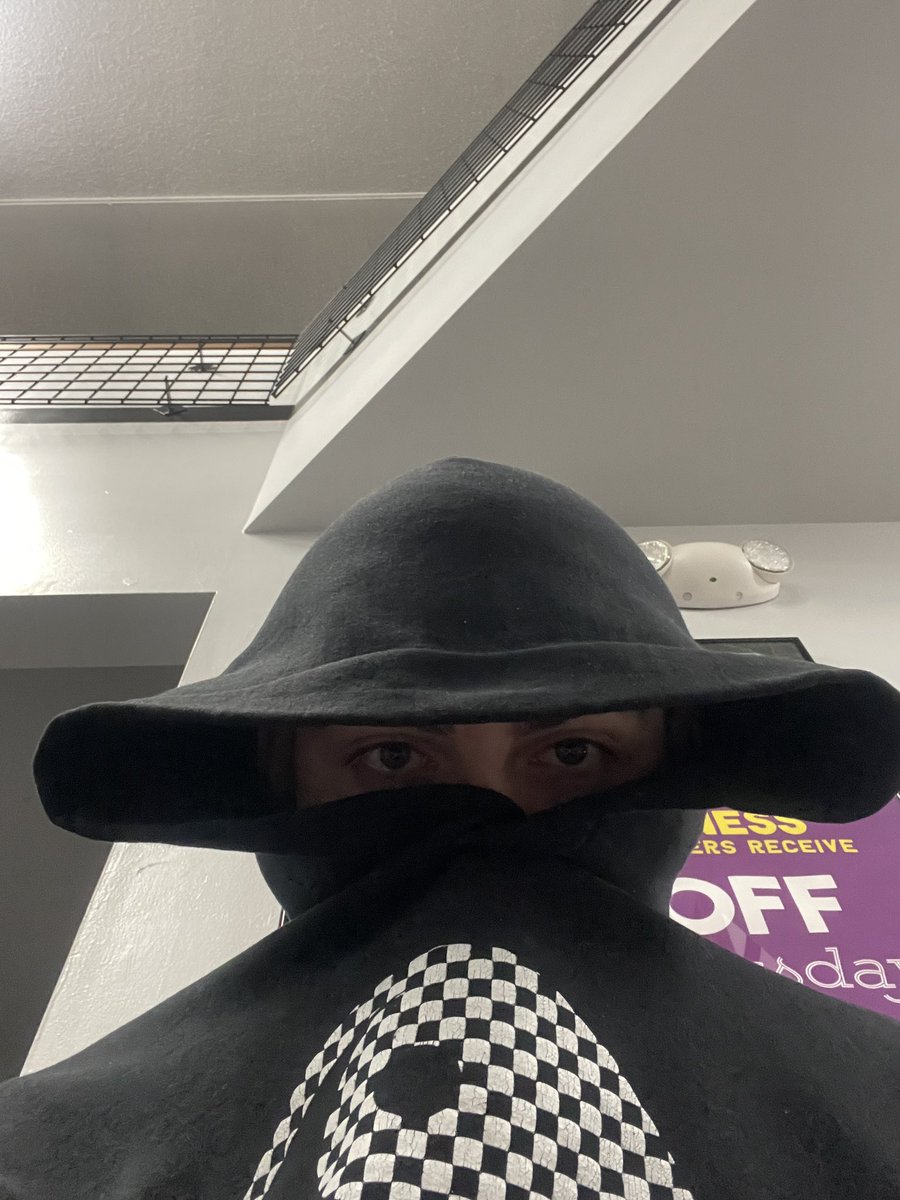 LilGasmask tweet media