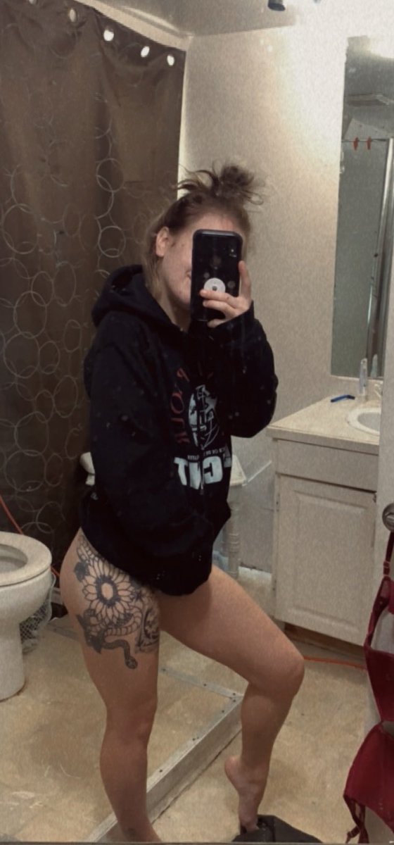 unhinged babe tweet media