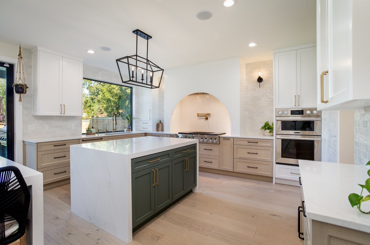 Hallmark Floors tweet media