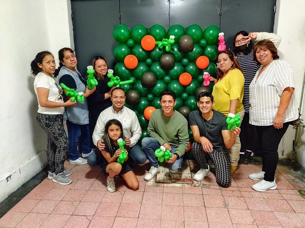 OscarFloresBJ's tweet photo. #ComunidadBJ no solo es un programa cultural, también es de emprendimiento para que nuestras vecinas y vecinos participen en la reactivación económica con su propia PyME.
#PRDBJ #PRDCDMX #NoraArias #PRDsomosTODOS https://t.co/QExC2nTePL