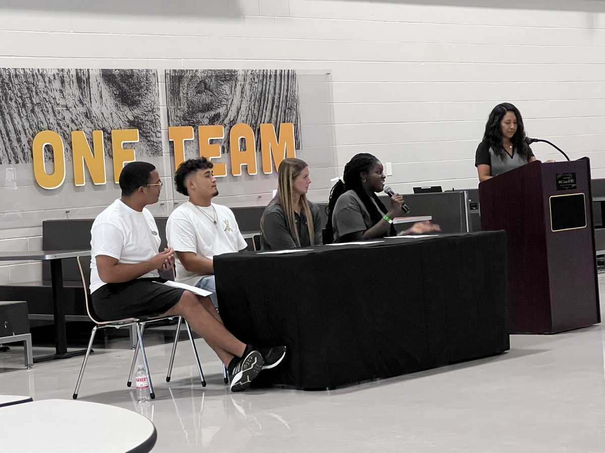 alwilliford342's tweet image. Huge shout out to the students and staff who showed up to support the first annual CCMR Family Night!