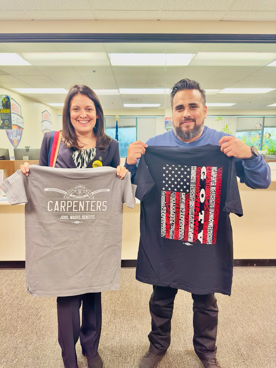 BlancaNPacheco's tweet image. This evening I had the pleasure of attending the Carpenters Local 213 monthly meeting. It was a pleasure speaking to the members. Thank you for all that you do in ensuring good paying jobs. #ad64