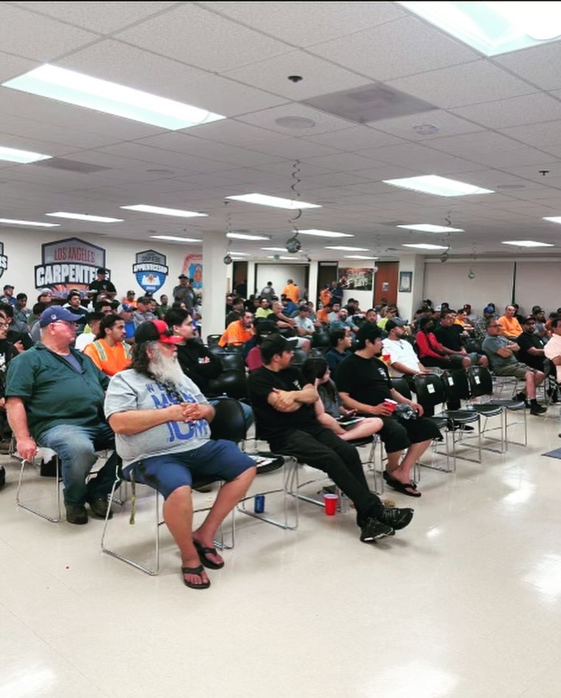 BlancaNPacheco's tweet image. This evening I had the pleasure of attending the Carpenters Local 213 monthly meeting. It was a pleasure speaking to the members. Thank you for all that you do in ensuring good paying jobs. #ad64