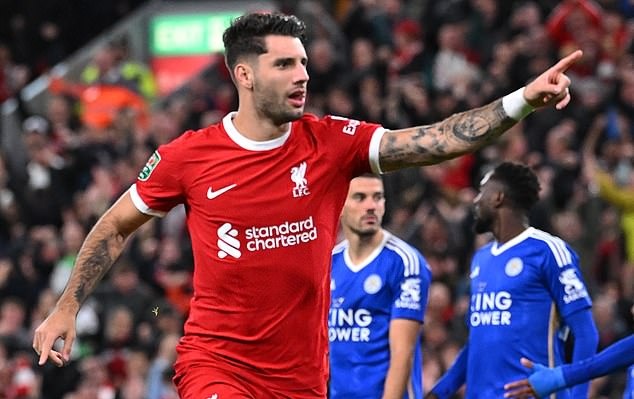 Liverpool fans declare Dominik Szoboszlai a 'Steven Gerrard regen'

Liverpool fans have believe they have found the perfect player to finally fill Steven Gerrard's number eight shirt in Dominik Szoboszlai, after his Carabao Cup stunner against Leicester.
