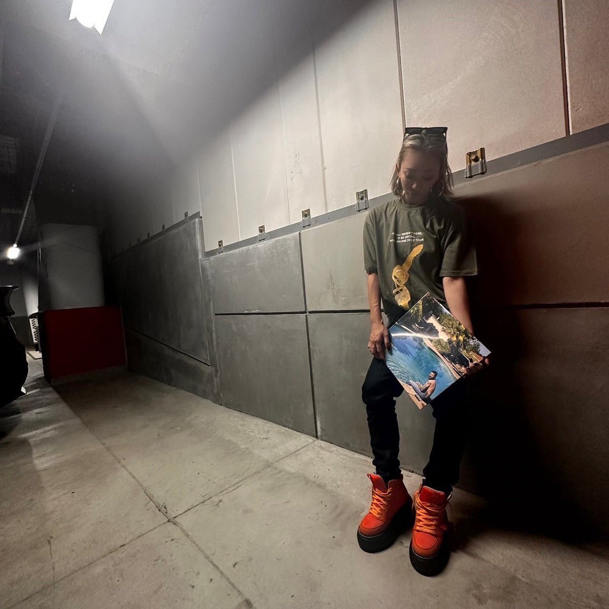 KODAKUMINET's tweet photo. Post Maloneのライブに行ってきました！！
⁡
3年越しにやっと観に行けました！！
⁡
コンサート、音楽は、勉強では学べない何かを教えてくれると思っています。
音楽を愛する家族に囲まれて私は幸せだー❤️
⁡
#postmalone  #倖田來未 https://t.co/UQPyKBKrif