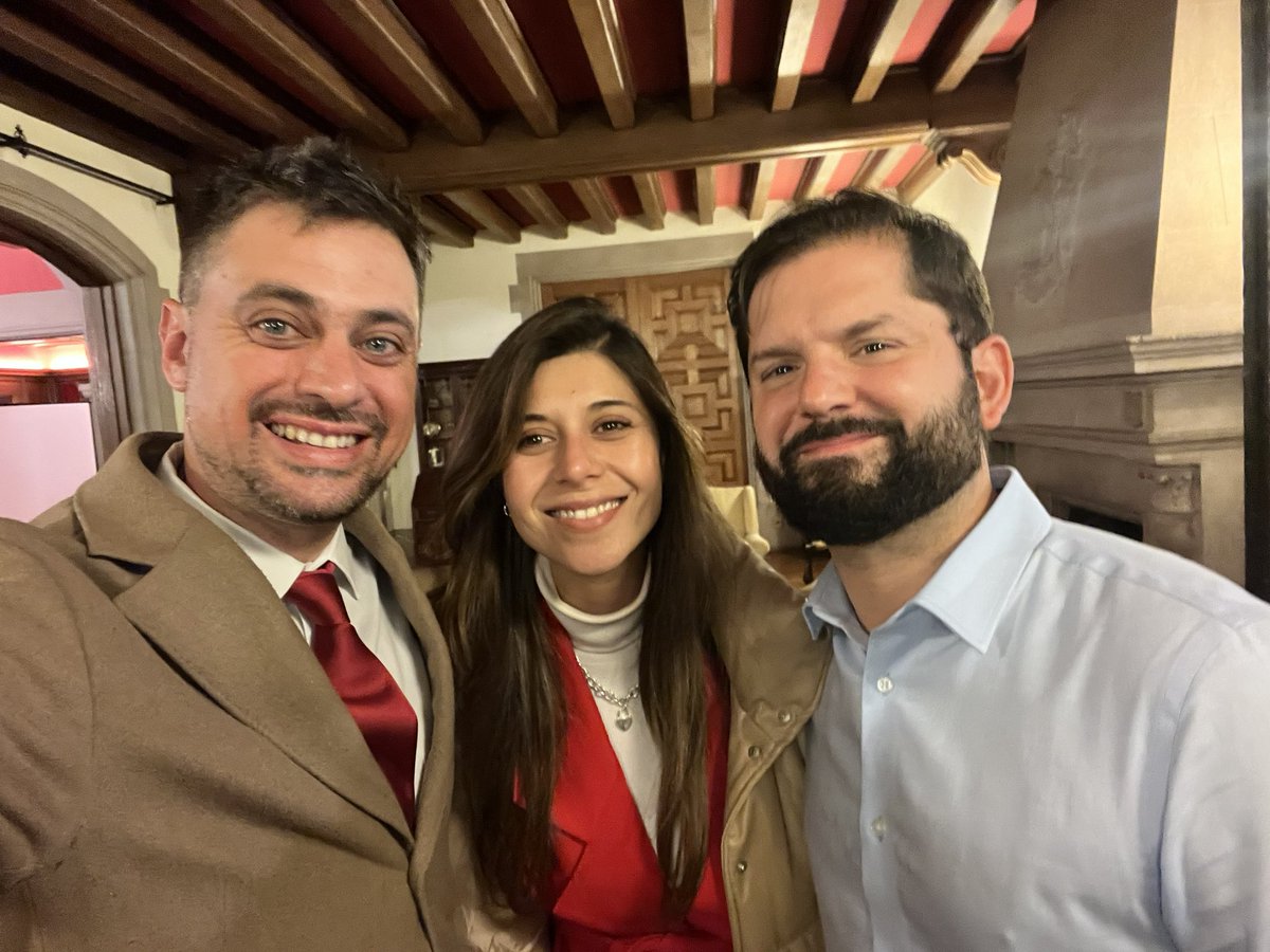 Una muy buena reunión tuvimos con el presidente <a href="/GabrielBoric/">Gabriel Boric Font</a> en Cerro Castillo. Conversamos sobre el presupuesto nacional que anunciará.  La envergadura de los desafíos requieren actuar con unidad. 
Vienen buenas cosas para Chile! #Presupuesto2024