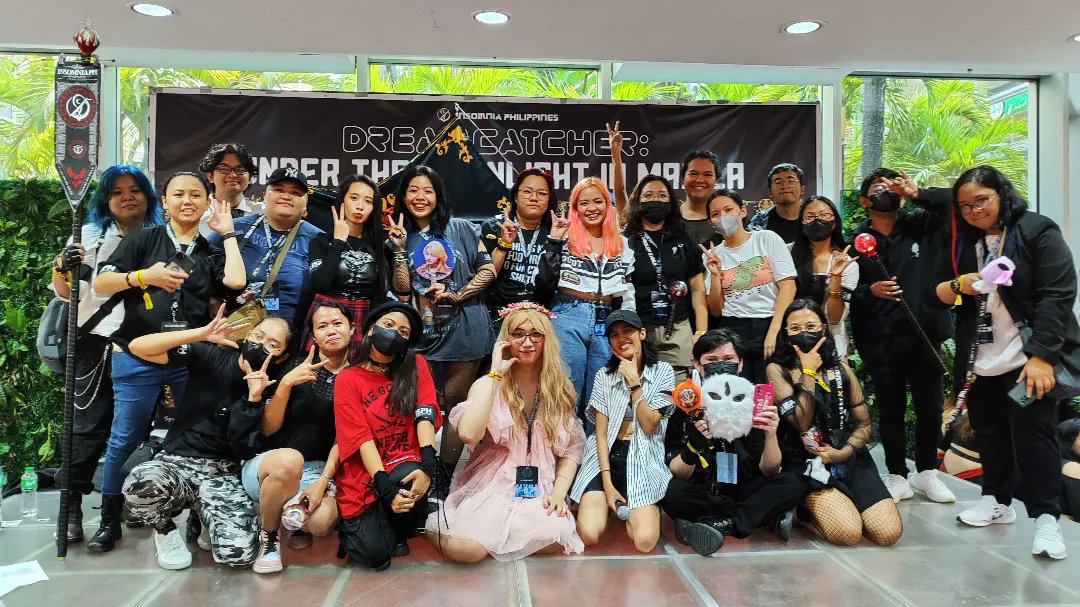 n4mb1nd0ng's tweet photo. One month na pala ang nakalilipas tapos 'yong PCD (na hindi talaga PCD kasi hanggang fanzone lang si accla) naging frustrated buying ng budol. Grabe, balik kayo dito DREAMCATCHER tapos ulitin natin yung #DreamcatcherInMNL 🥺 https://t.co/BK5Ax2FFnX