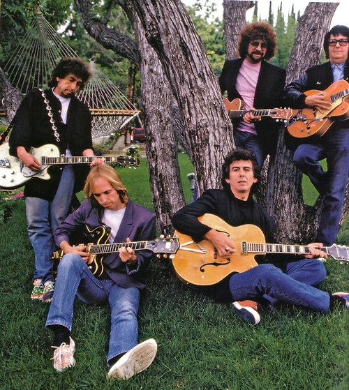 crockpics's tweet photo. The Traveling Wilburys, 1980s. Photo by Neal Preston.
Only two survive. What is your favorite Traveling Wilburys song? https://t.co/G4aAD4bCU2