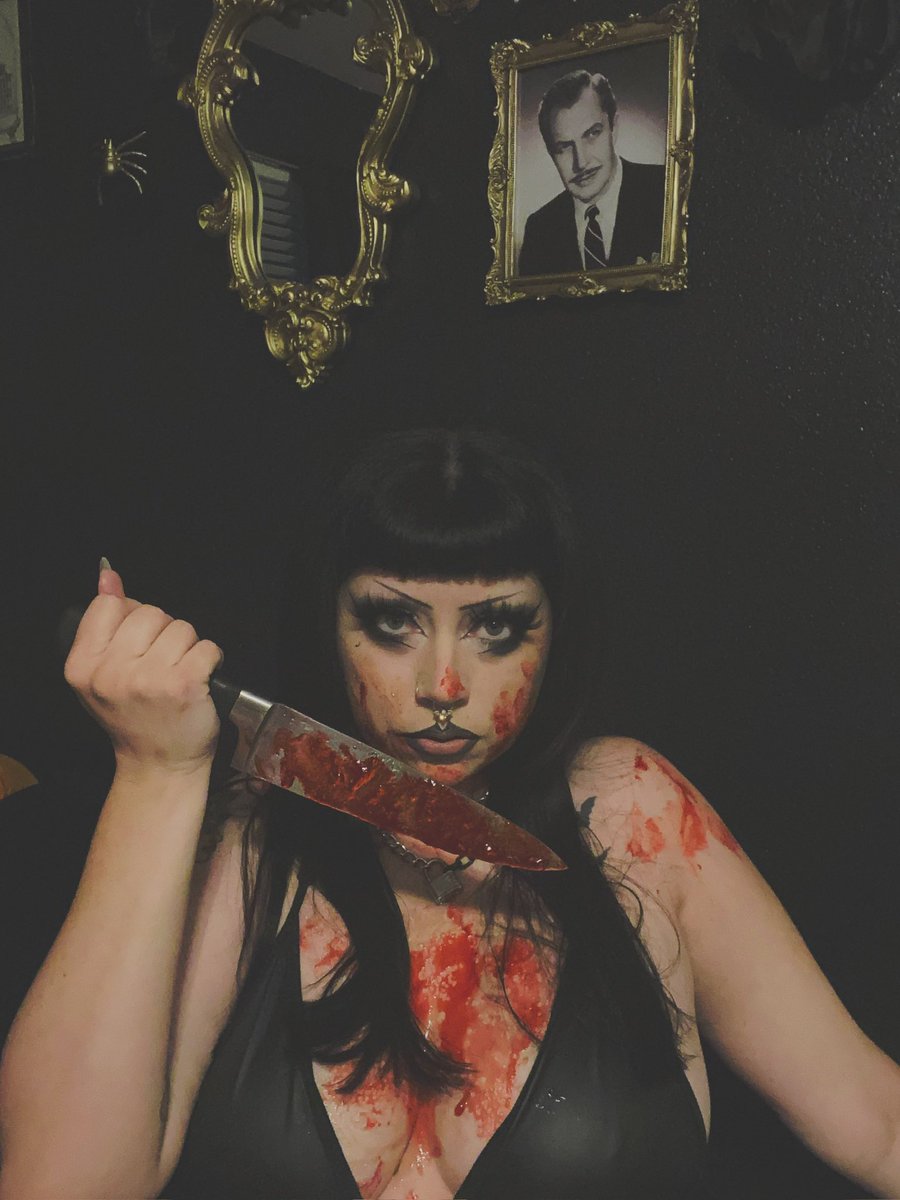 spookyyspice_'s tweet photo. 𝔜2𝔎 𝔉𝔦𝔫𝔞𝔩 𝔤𝔦𝔯𝔩 𝔢𝔯𝔞🔪🩸 https://t.co/2qucixLxrN