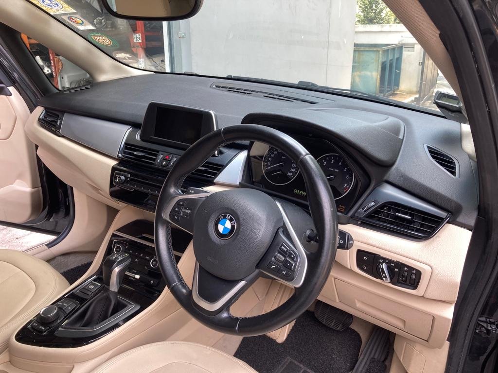 propelauto's tweet photo. 2014' BMW F45 218i car arrived for scrap at #PropelAuto @ EuroWorld
Grabbers!! Don't miss to grab spare for your car๐๐
#F45 #218i #PetrolEngine #B38 #SingaporeCar #scrapcars #useditems #onsalenow #PropelAutoParts #SGWorkshop #ScrapYards #BMW #BMWParts #Spare #Grab #Buy #Now https://t.co/OP36jHwgas