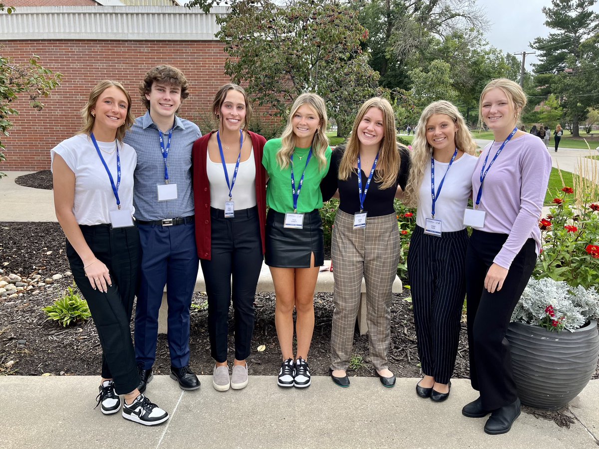 SCHSFBLA's tweet photo. FBLA Exec had an awesome day in Fremont for the FLC! Thanks @NebraskaFBLA !! https://t.co/OCtr2Zy6bA