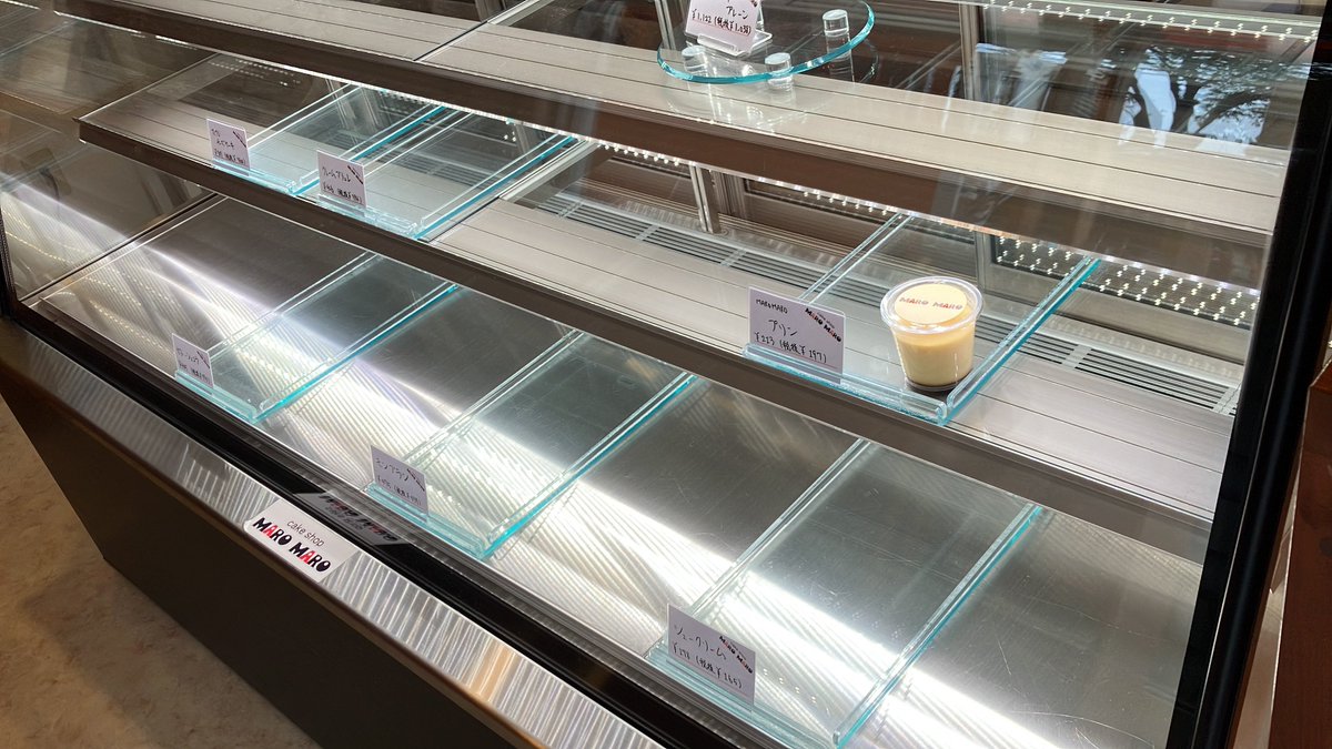 すみません、、やってましたが、、今日販売できるものがなんにもなくなってしまいました、、、また明日からよろしくお願いします、、