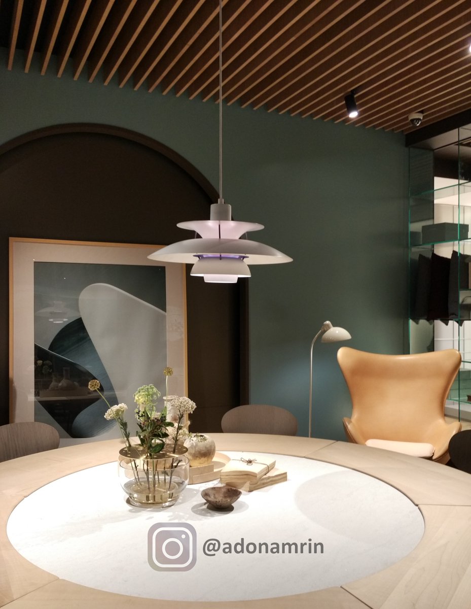 ADONAMRIN's tweet image. Fritz Hansen Store Jakarta - 2017. 

#interiordesign #storedesign #fritzhansen #interiorphotography #mi4c