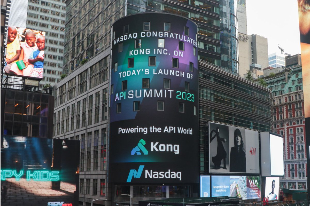 SEMSEOExpert's tweet photo. 🌆 Lighting up the city with #KongAPISummit23. @kong #KongPin #NYC #TimesSquare #API #Security #DigitalTransformation https://t.co/rFuIsODJtI
